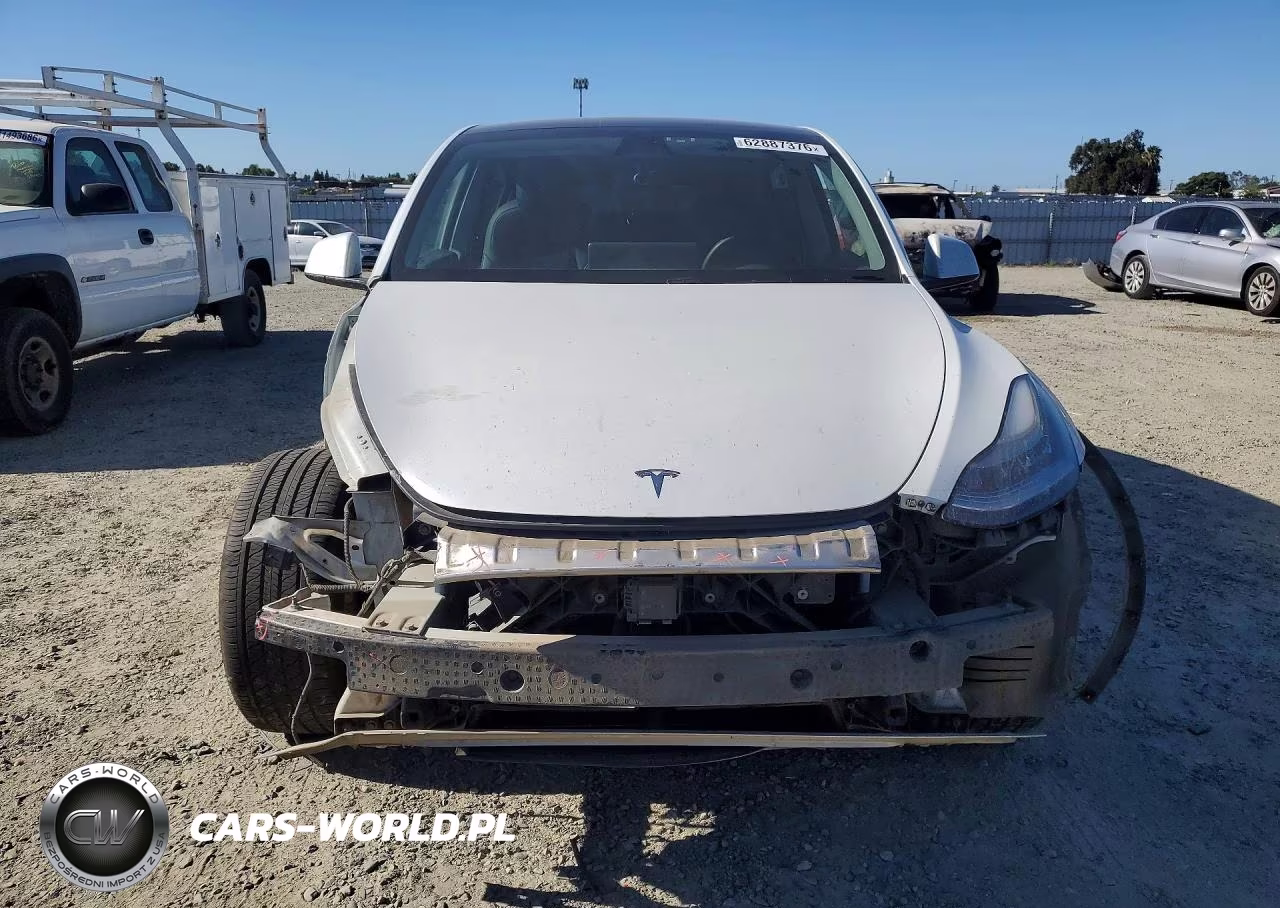 2020 Tesla Model Y VIN:5YJYGDEE1LF057548 - 5