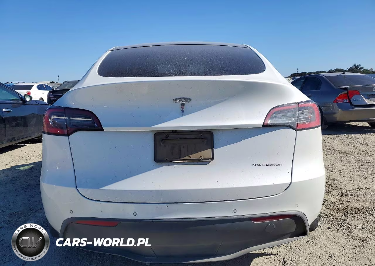 2020 Tesla Model Y VIN:5YJYGDEE1LF057548 - 6