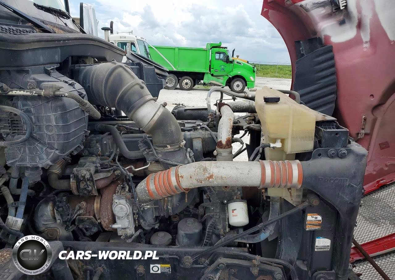 2016 Kenworth Construction T680 VIN:1XKYDP9X2GJ983708 - 11