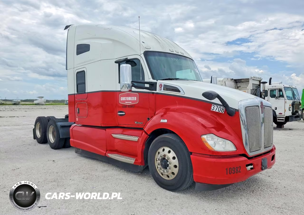 2016 Kenworth Construction T680 VIN:1XKYDP9X2GJ983708 - 4