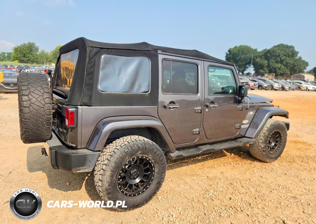 2014 Jeep Wrangler Unlimited Sahara VIN:1C4HJWEG1EL279246 - 3