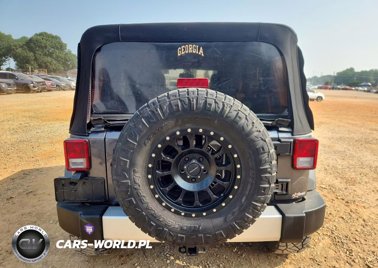 2014 Jeep Wrangler Unlimited Sahara VIN:1C4HJWEG1EL279246 - 6