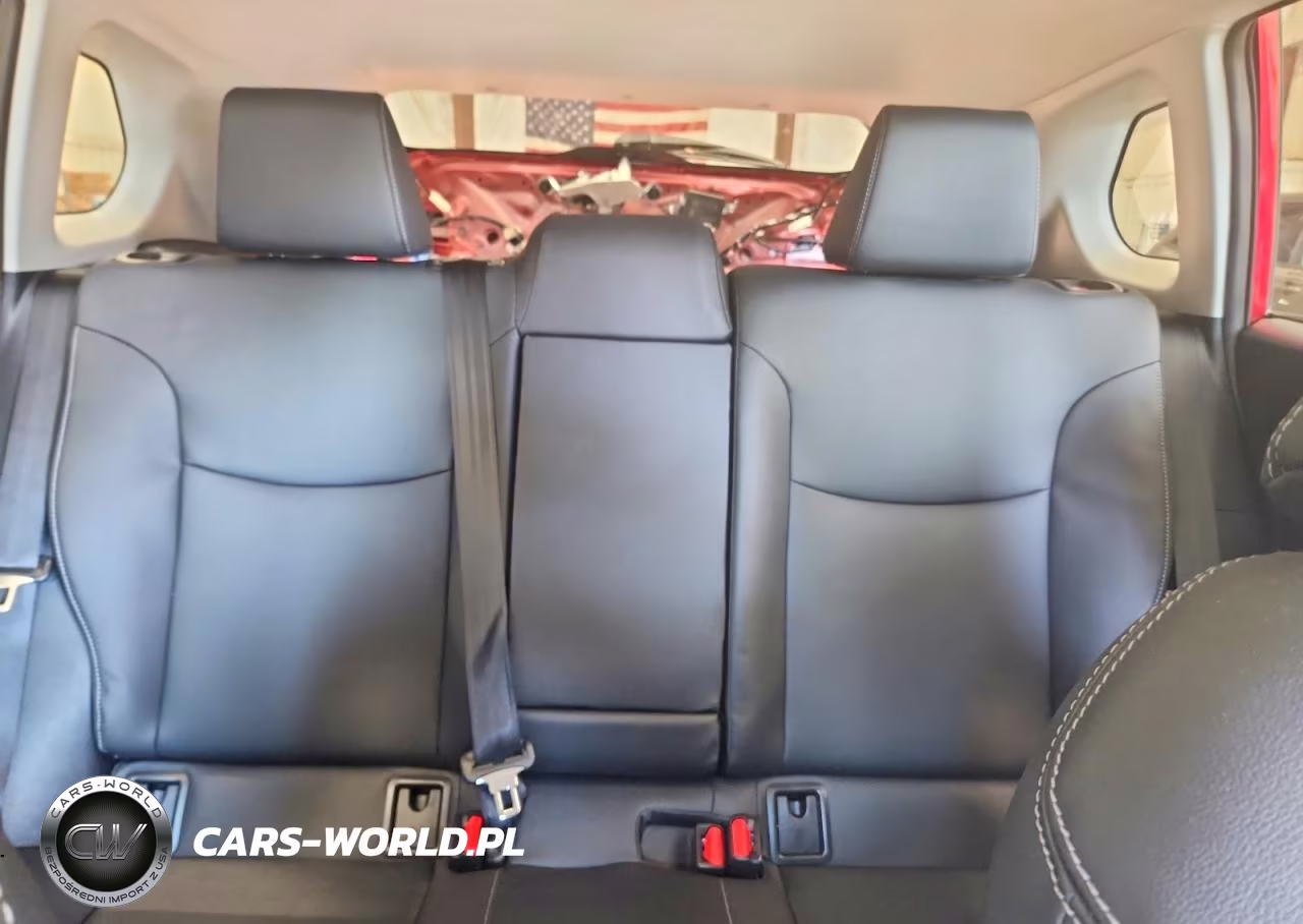 2026 Toyota Corolla Cross Xle VIN:7MUDAABG8TV167440 - 10