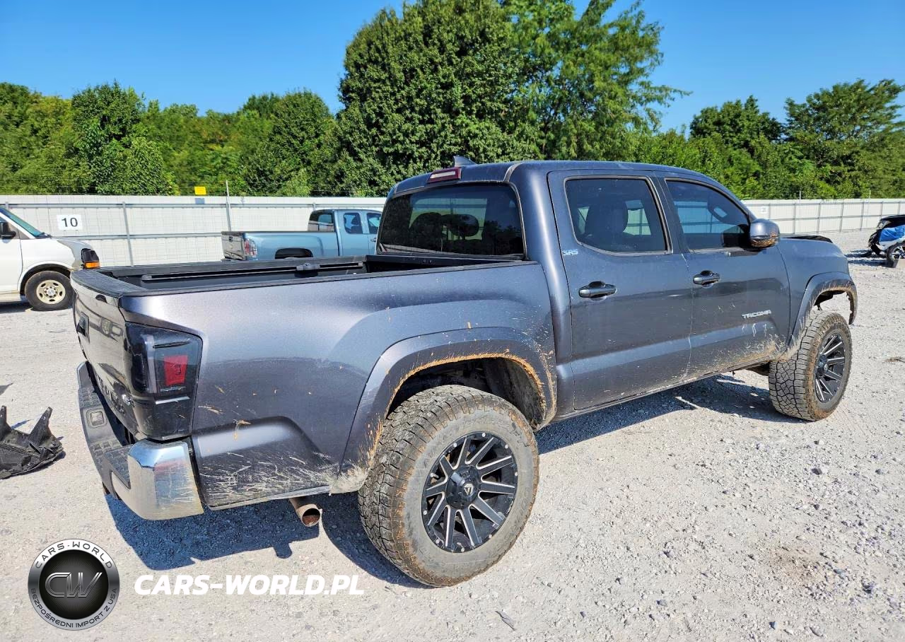 2017 Toyota Tacoma Sr5 V6 VIN:5TFCZ5AN1HX052136 - 3