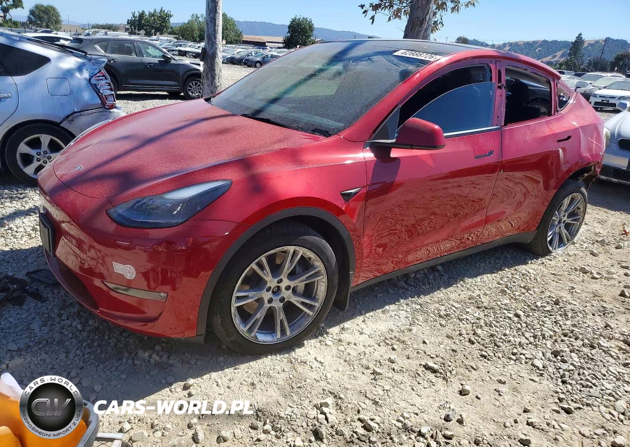 2022 Tesla Model Y VIN:7SAYGDEE2NF541766 - 1