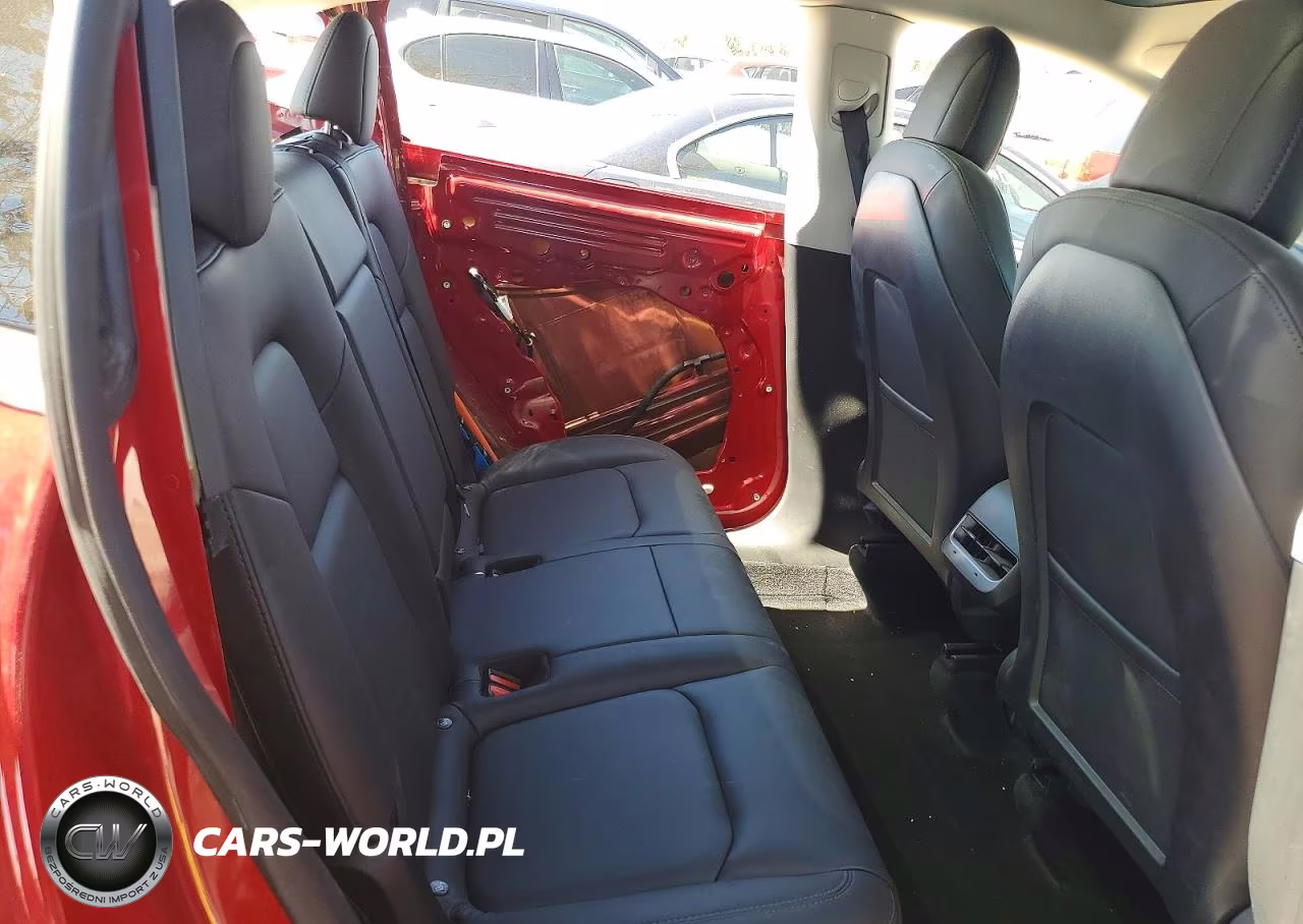 2022 Tesla Model Y VIN:7SAYGDEE2NF541766 - 11