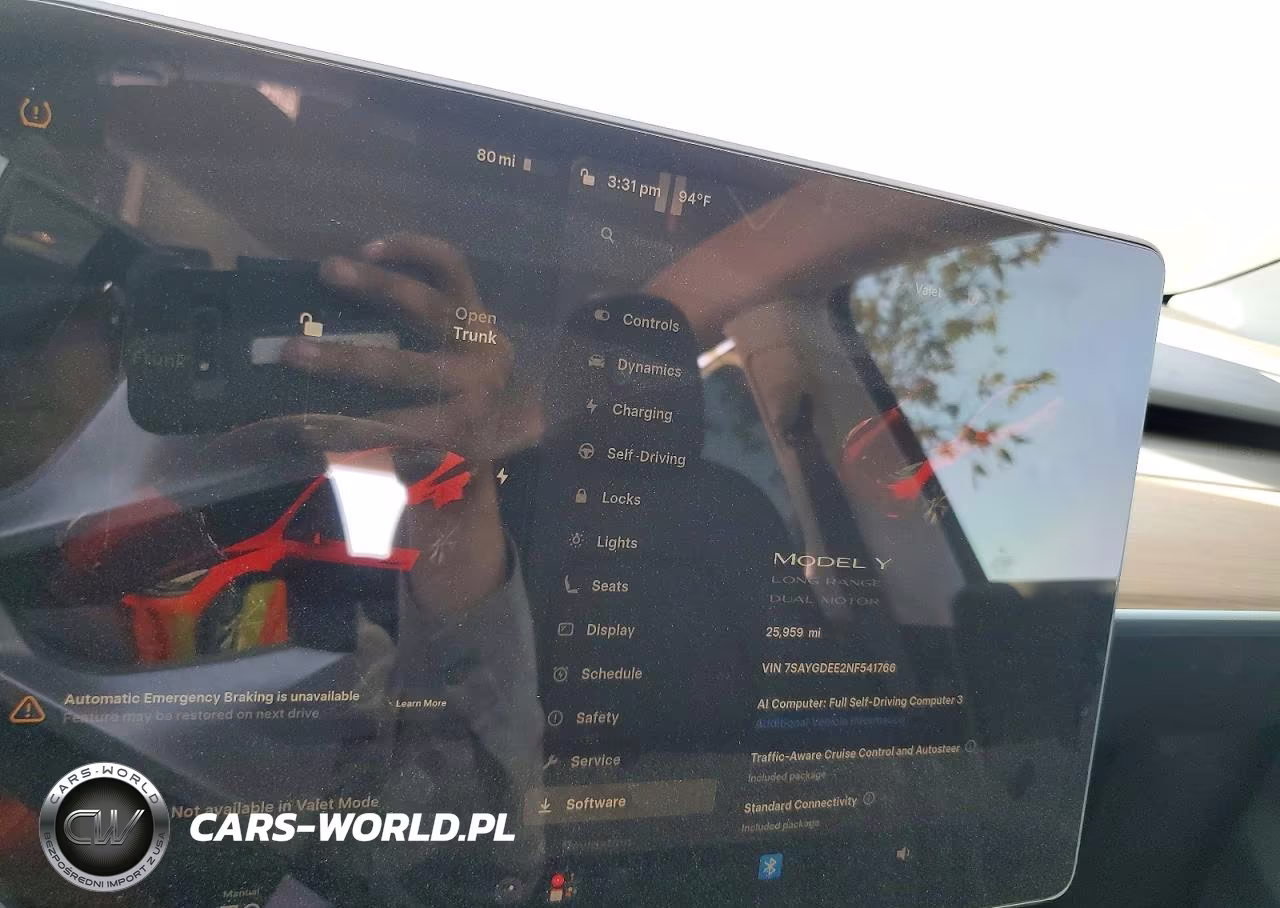 2022 Tesla Model Y VIN:7SAYGDEE2NF541766 - 9