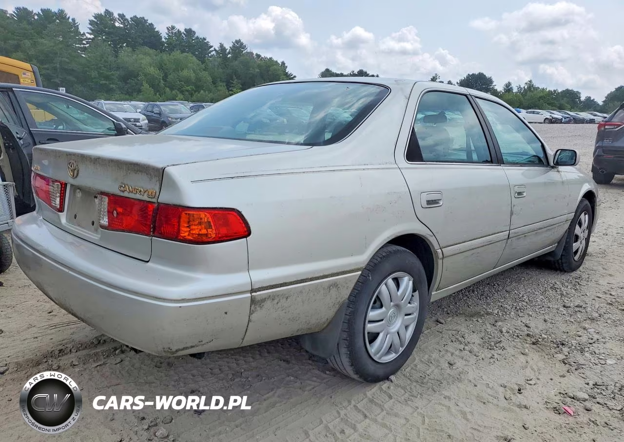 2000 Toyota Camry Le VIN:4T1BG22K9YU703045 - 3