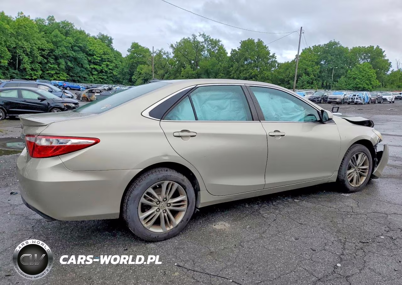 2016 Toyota Camry Se VIN:4T1BF1FK3GU170745 - 3