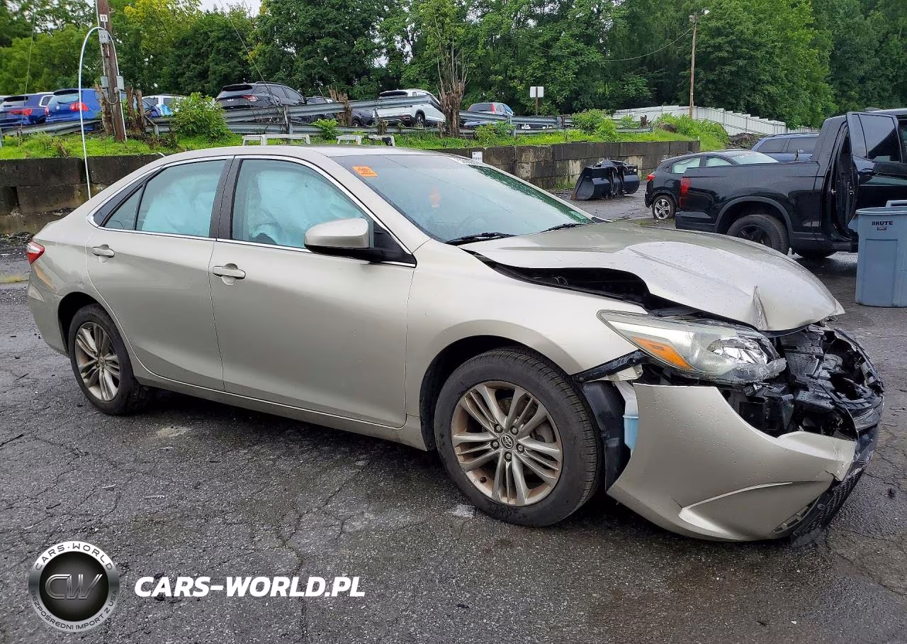 2016 Toyota Camry Se VIN:4T1BF1FK3GU170745 - 4