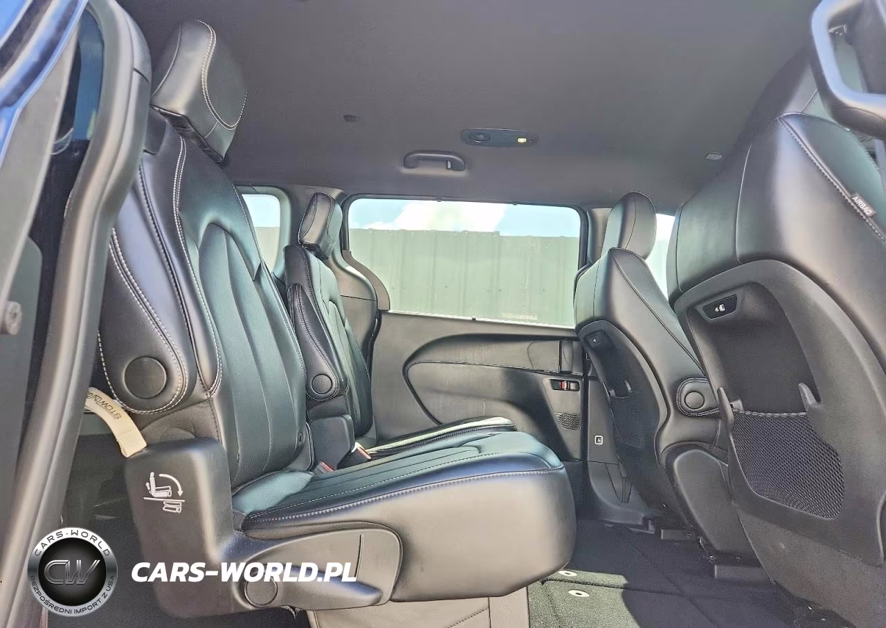 2025 Chrysler Pacifica Select VIN:2C4RC1BGXSR614318 - 11