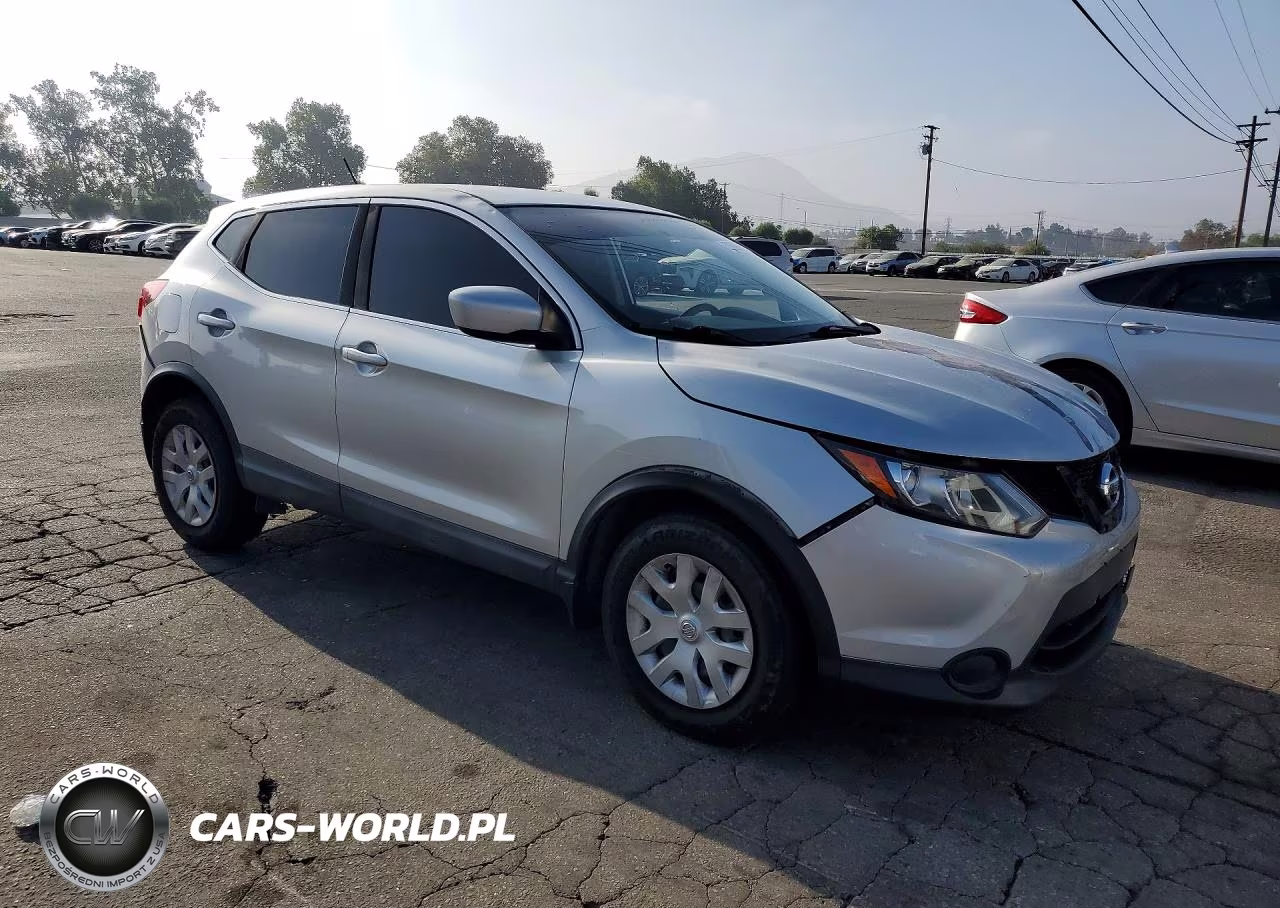 2018 Nissan Rogue Sport S VIN:JN1BJ1CP5JW104702 - 4