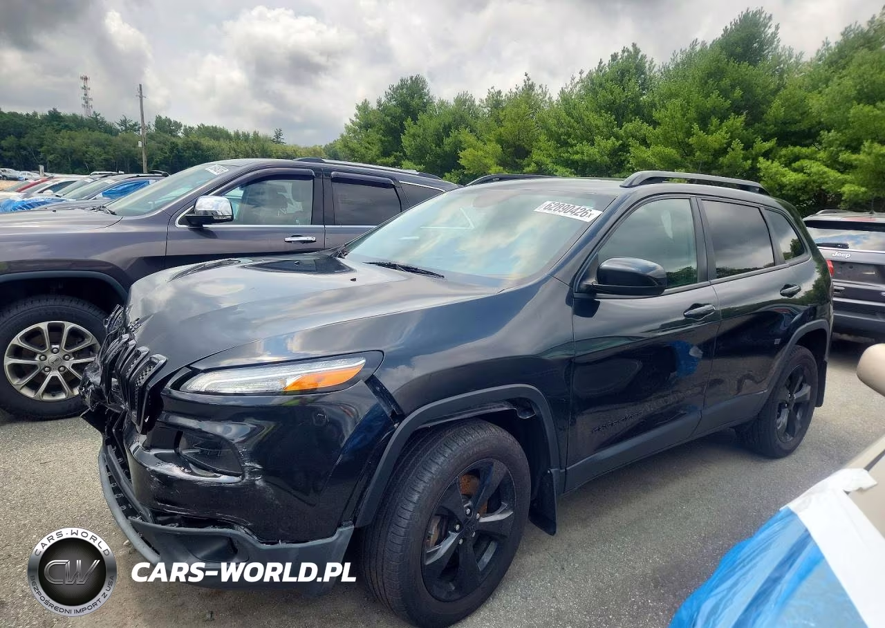 2016 Jeep Cherokee Latitude VIN:1C4PJMCS4GW132556 - 1