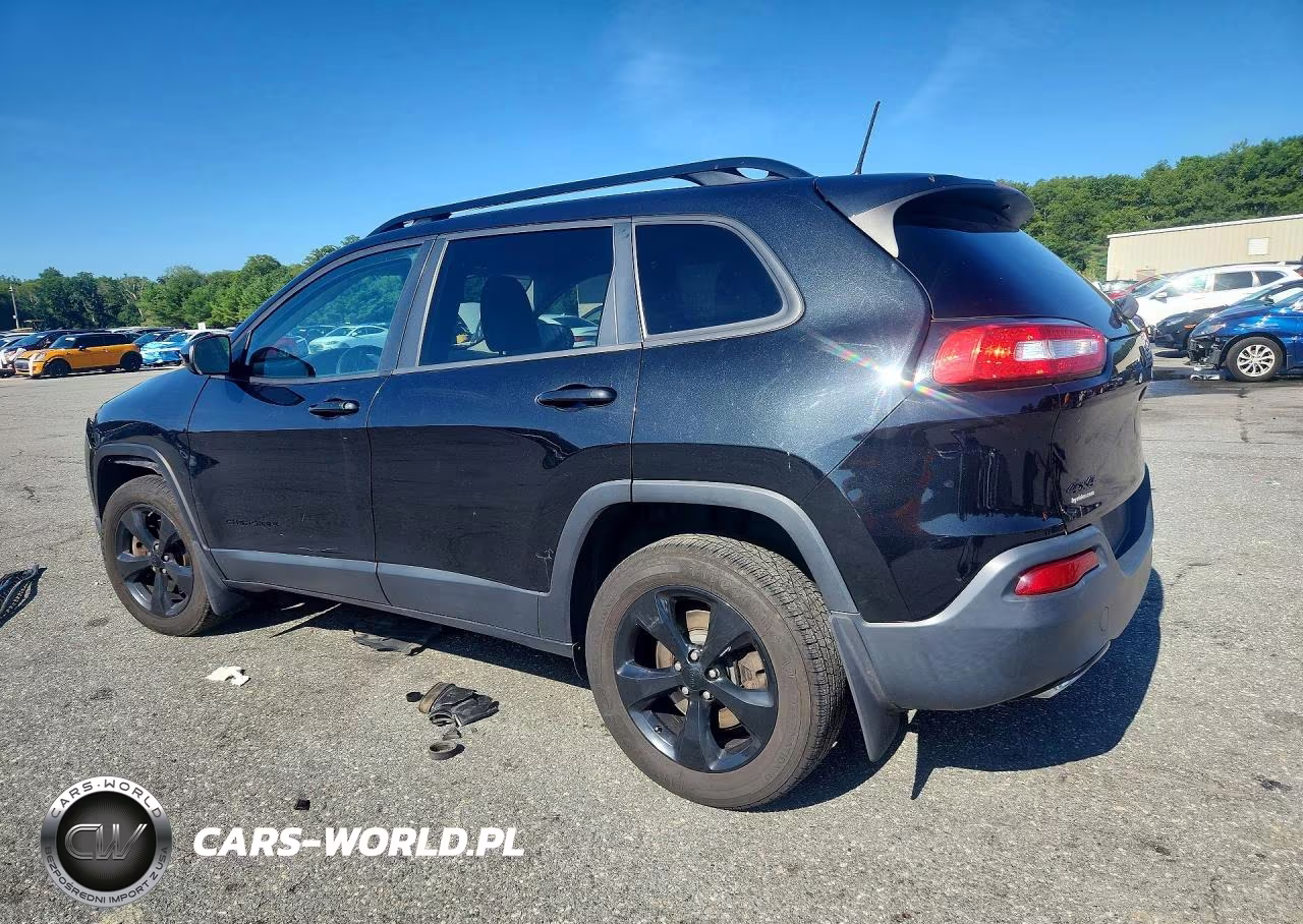 2016 Jeep Cherokee Latitude VIN:1C4PJMCS4GW132556 - 2