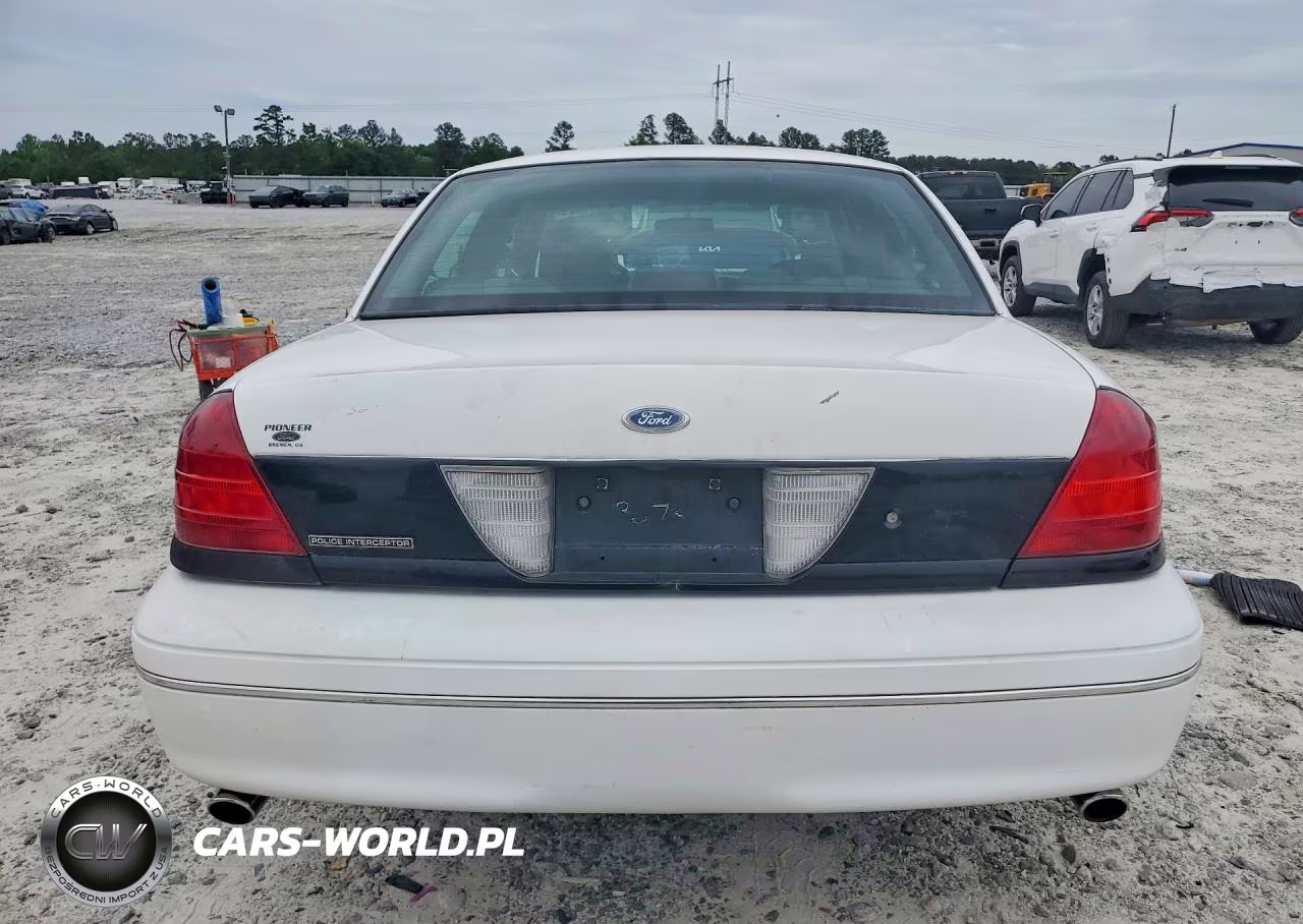 2003 Ford Crown Victoria Police Interceptor VIN:2FAFP71W93X181418 - 11