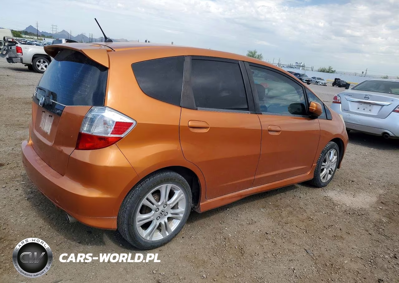 2010 Honda Fit Sport VIN:JHMGE8G47AC022759 - 3
