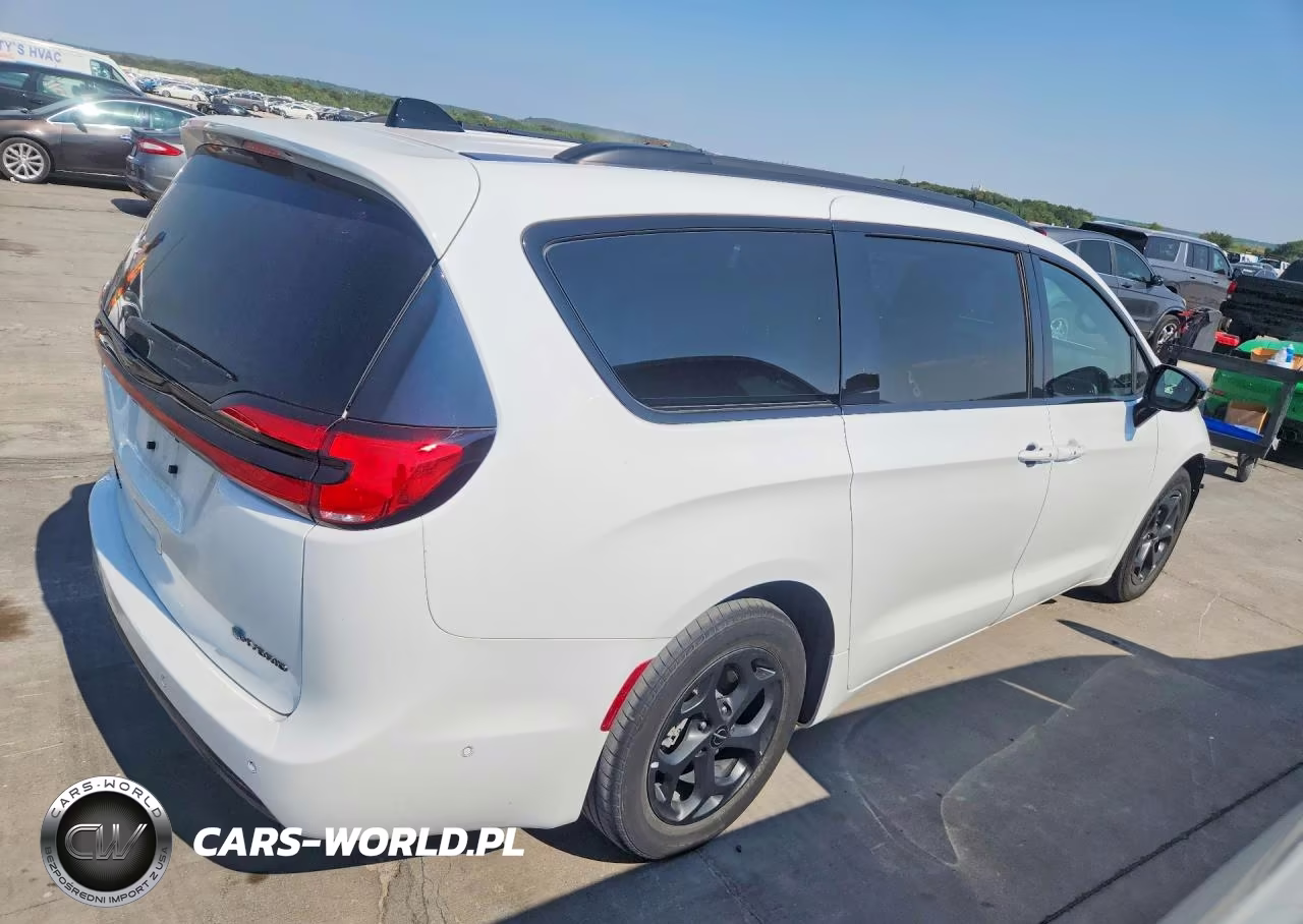 2024 Chrysler Pacifica Hybrid Select VIN:2C4RC1S75RR122029 - 3