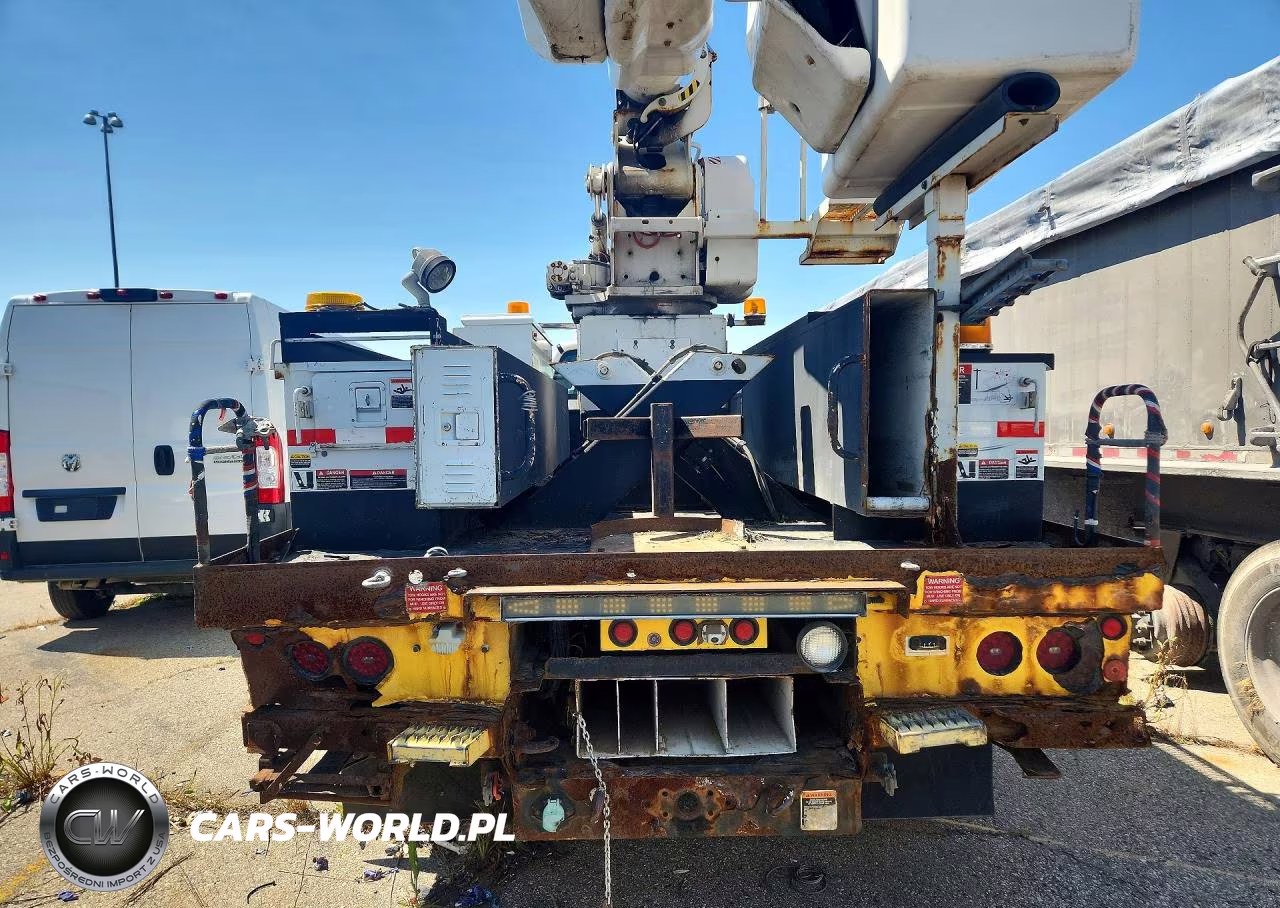 2011 Ford F750 Super Duty Bucket Truck VIN:3FRXX7FE8BV399551 - 6