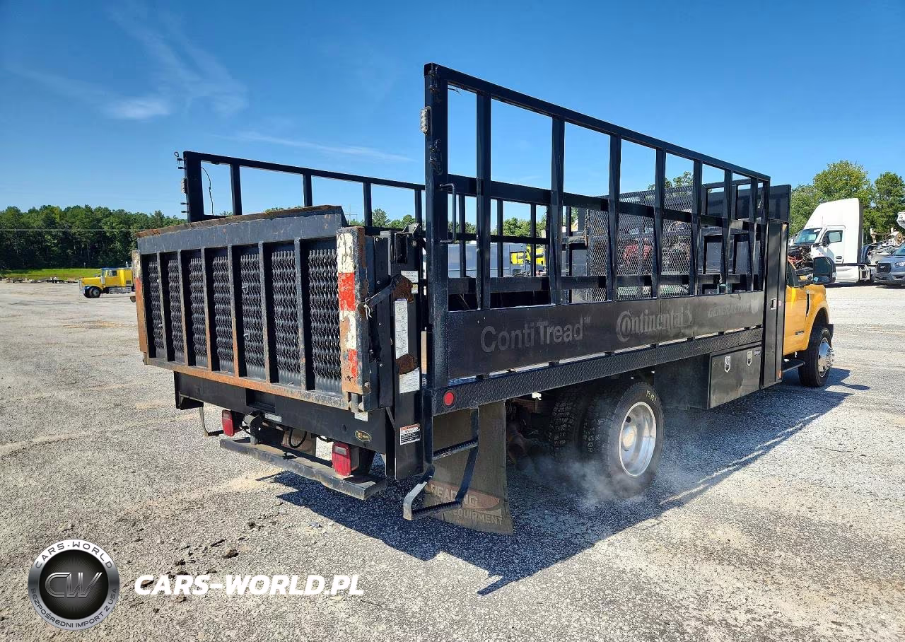 2018 Ford F550 Super Duty VIN:1FDUF5GT1JDA01239 - 3