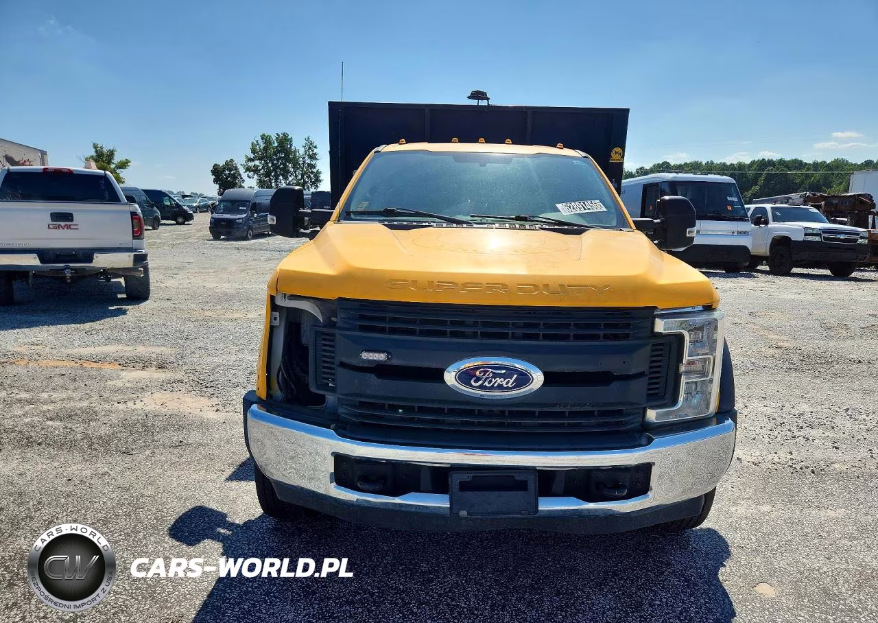 2018 Ford F550 Super Duty VIN:1FDUF5GT1JDA01239 - 5