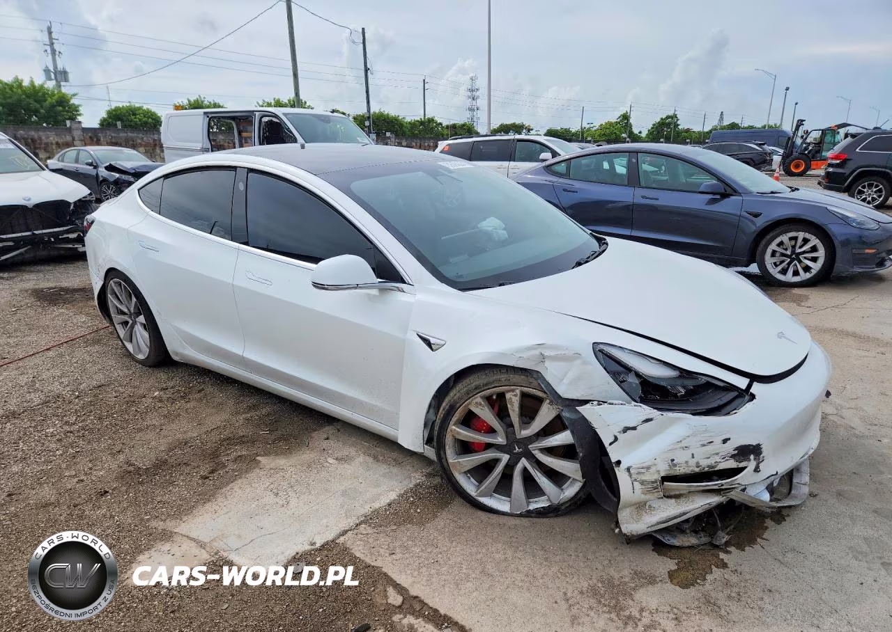 2019 Tesla Model 3 VIN:5YJ3E1EB2KF486944 - 4