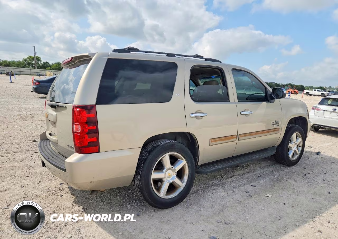 2012 Chevrolet Tahoe C1500 Lt VIN:1GNSCBE06CR105816 - 3