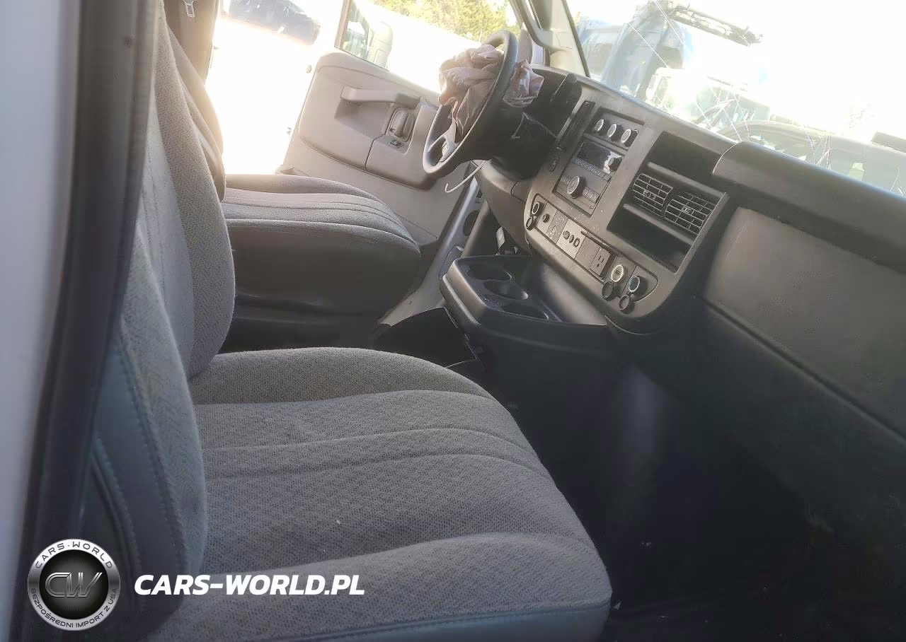 2023 Chevrolet Express 2500 Utility - Service Van VIN:1GCWGAFP0P1209551 - 11