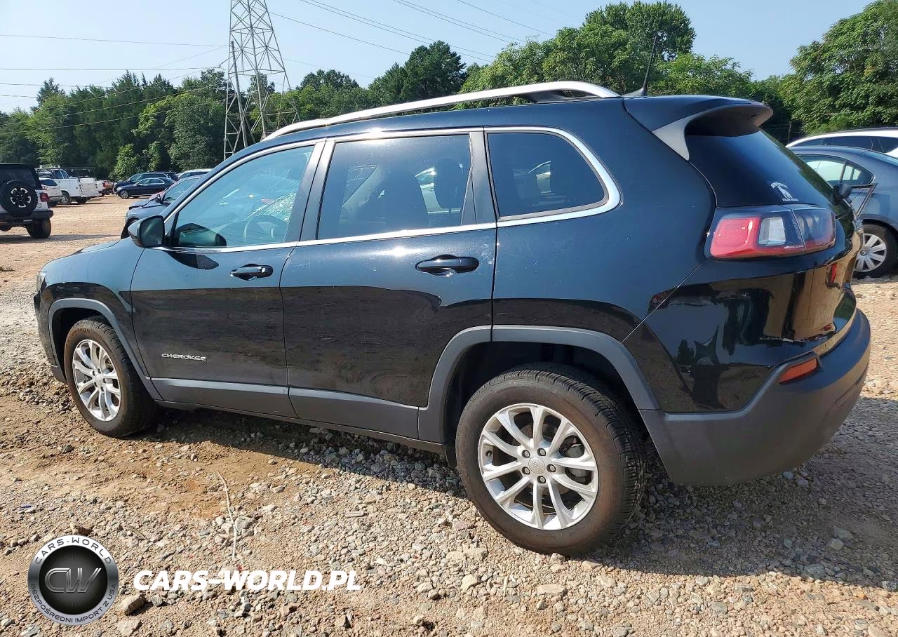 2019 Jeep Cherokee Latitude VIN:1C4PJLCB7KD479510 - 2