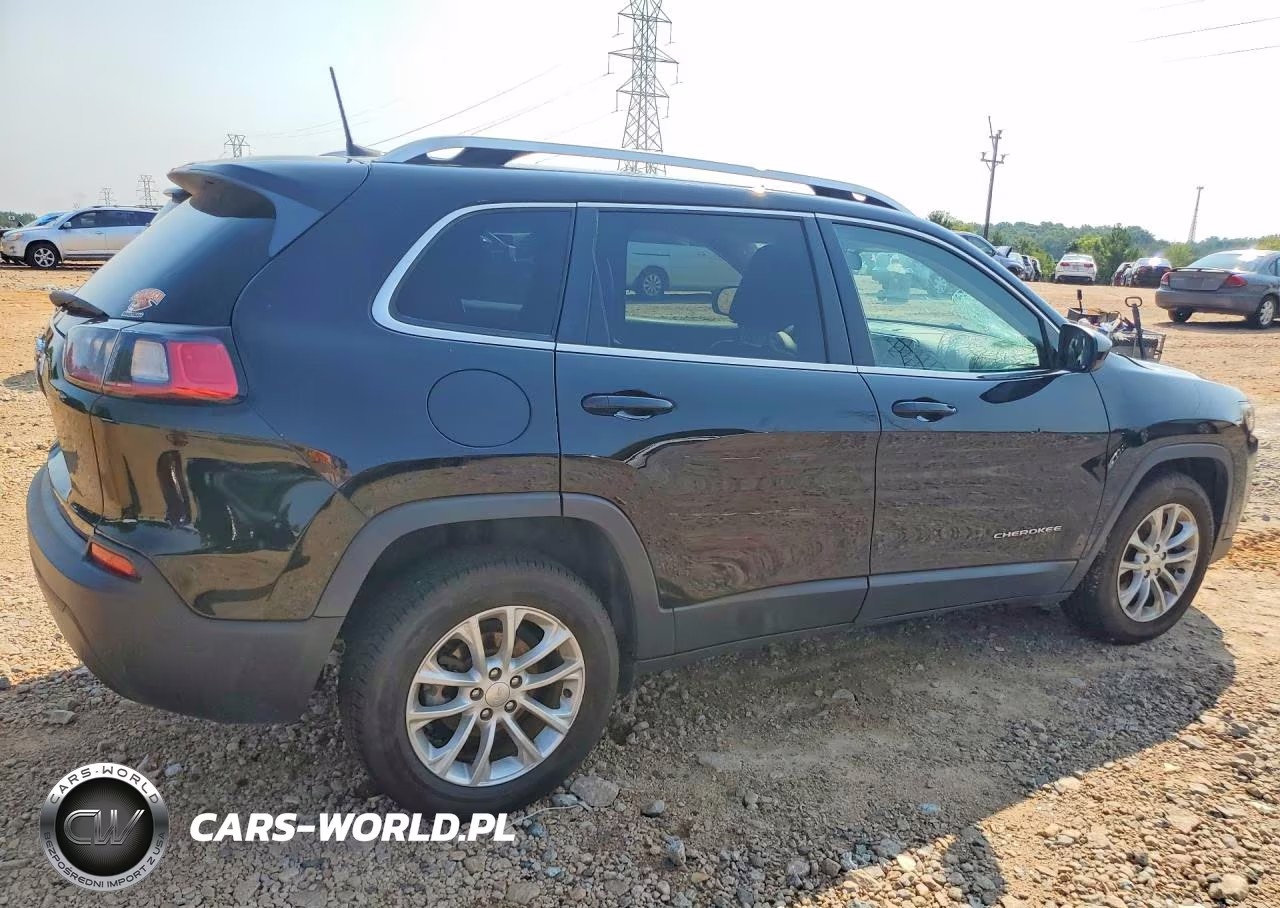 2019 Jeep Cherokee Latitude VIN:1C4PJLCB7KD479510 - 3