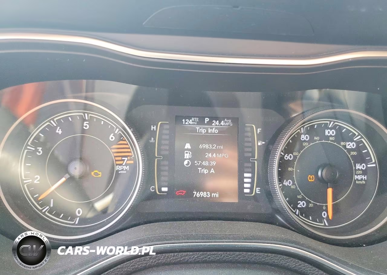 2019 Jeep Cherokee Latitude VIN:1C4PJLCB7KD479510 - 9