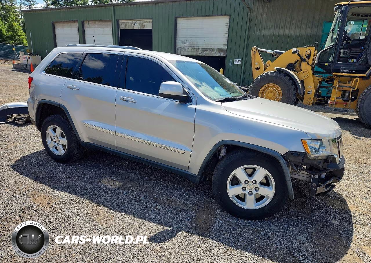 2011 Jeep Grand Cherokee Laredo VIN:1J4RR4GG5BC635654 - 4