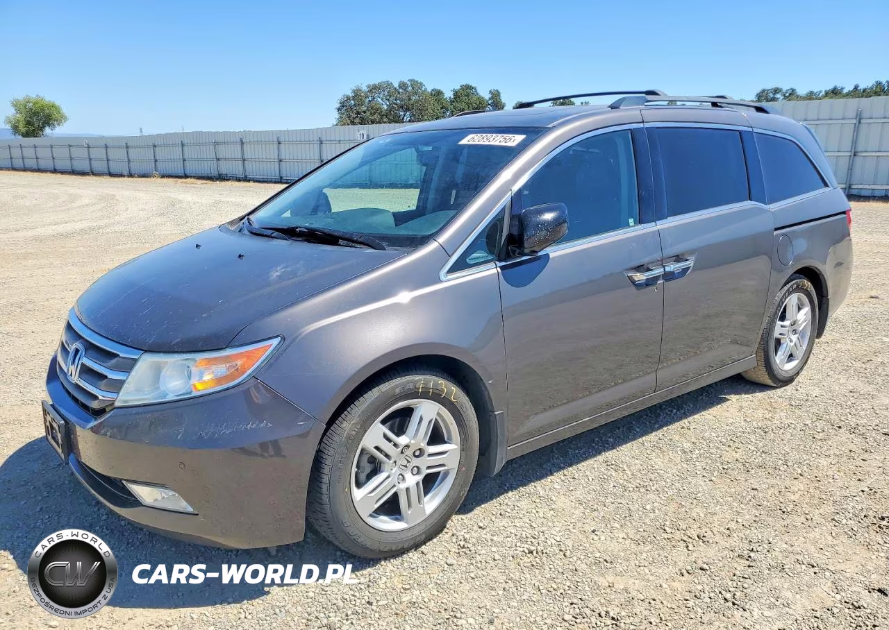 2013 Honda Odyssey Touring – zdjęcie 1 z 13