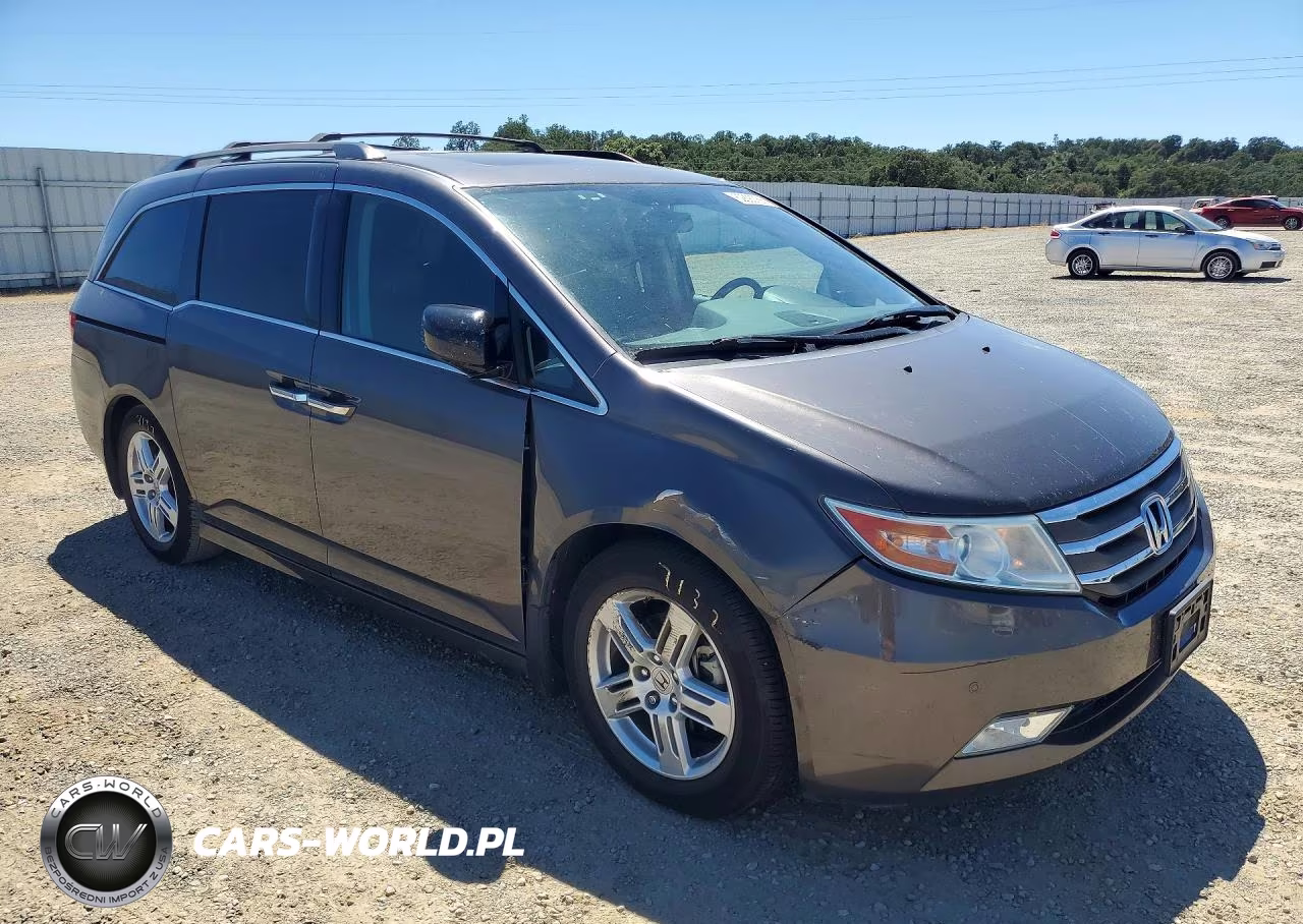 2013 Honda Odyssey Touring VIN:5FNRL5H96DB052447 - 4