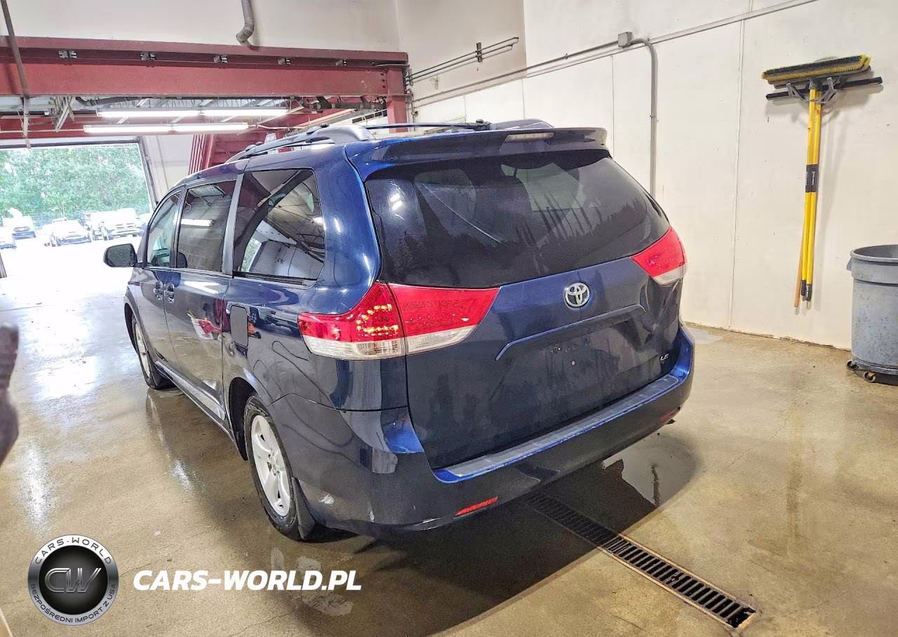 2012 Toyota Sienna Le VIN:5TDKK3DC6CS240809 - 2
