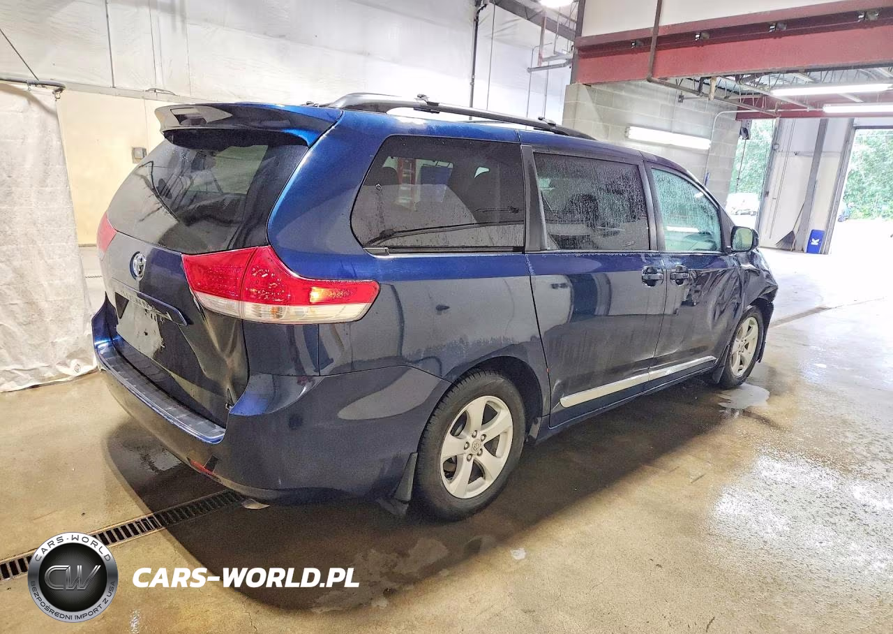 2012 Toyota Sienna Le VIN:5TDKK3DC6CS240809 - 3