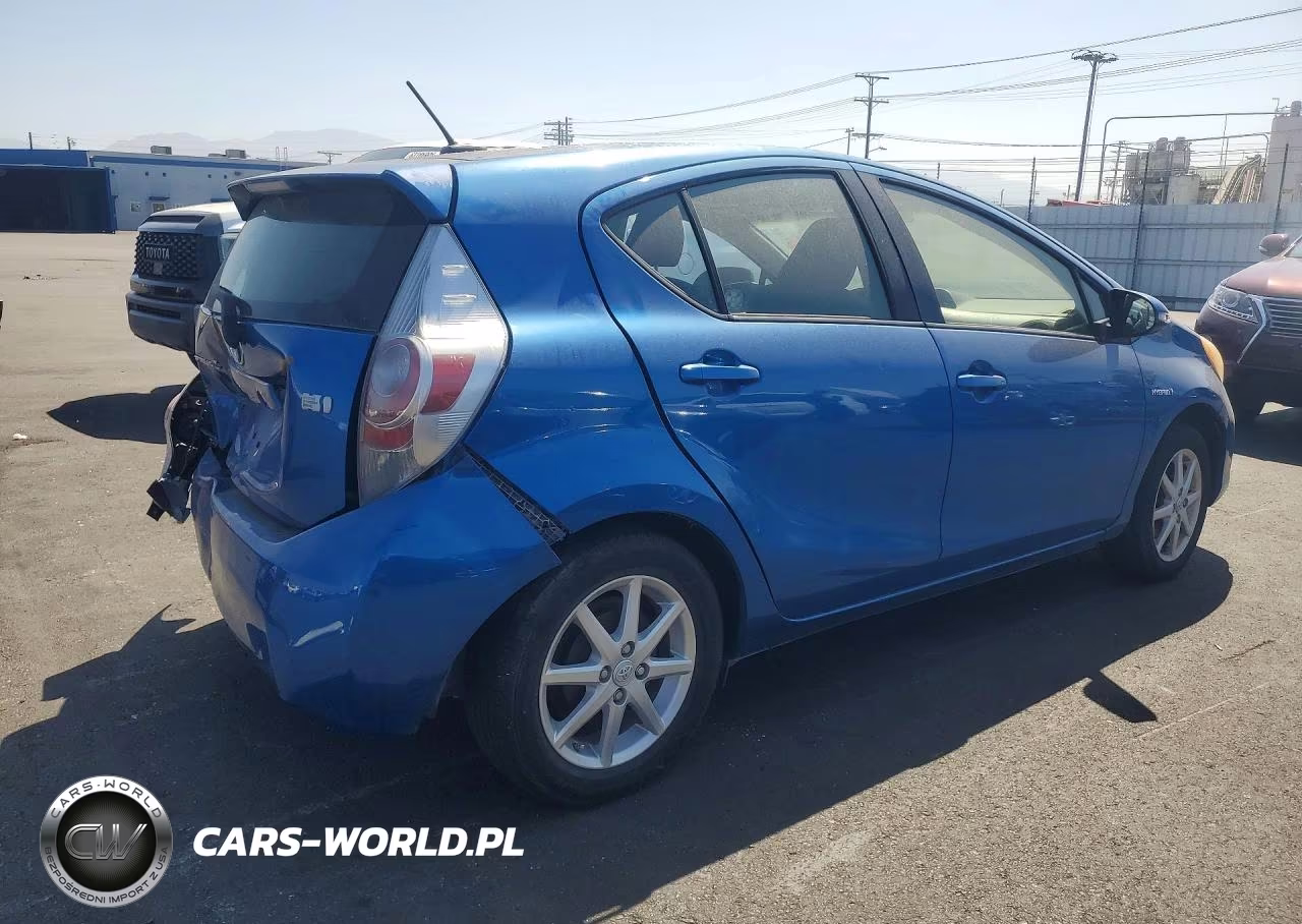 2012 Toyota Prius C Three VIN:JTDKDTB38C1009954 - 3