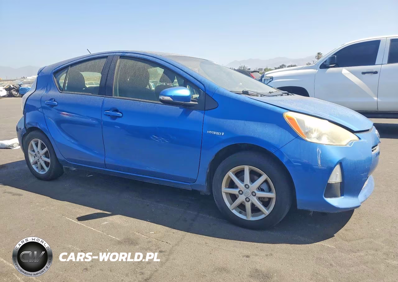 2012 Toyota Prius C Three VIN:JTDKDTB38C1009954 - 4