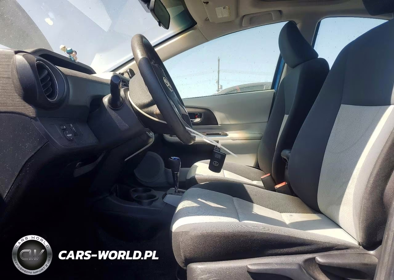2012 Toyota Prius C Three VIN:JTDKDTB38C1009954 - 7