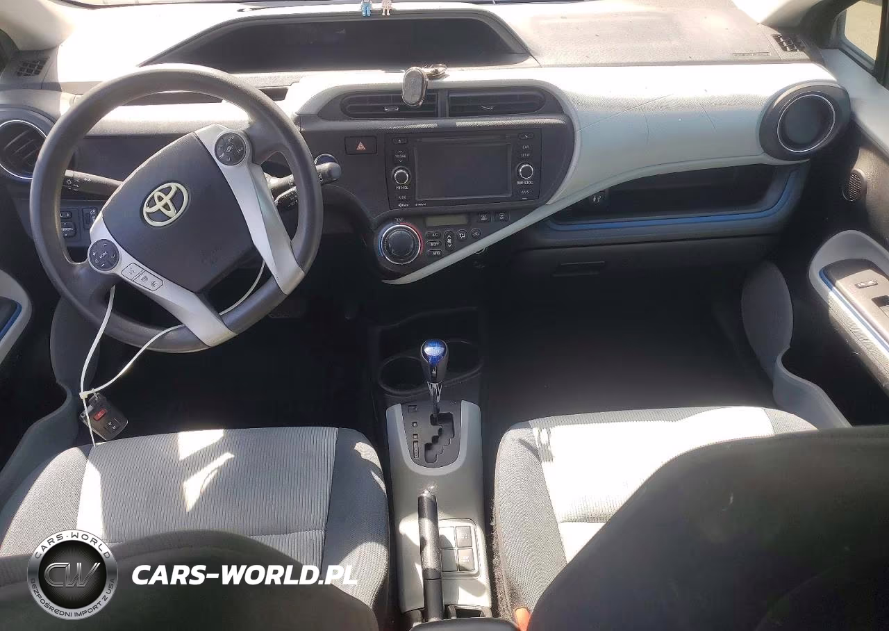 2012 Toyota Prius C Three VIN:JTDKDTB38C1009954 - 8