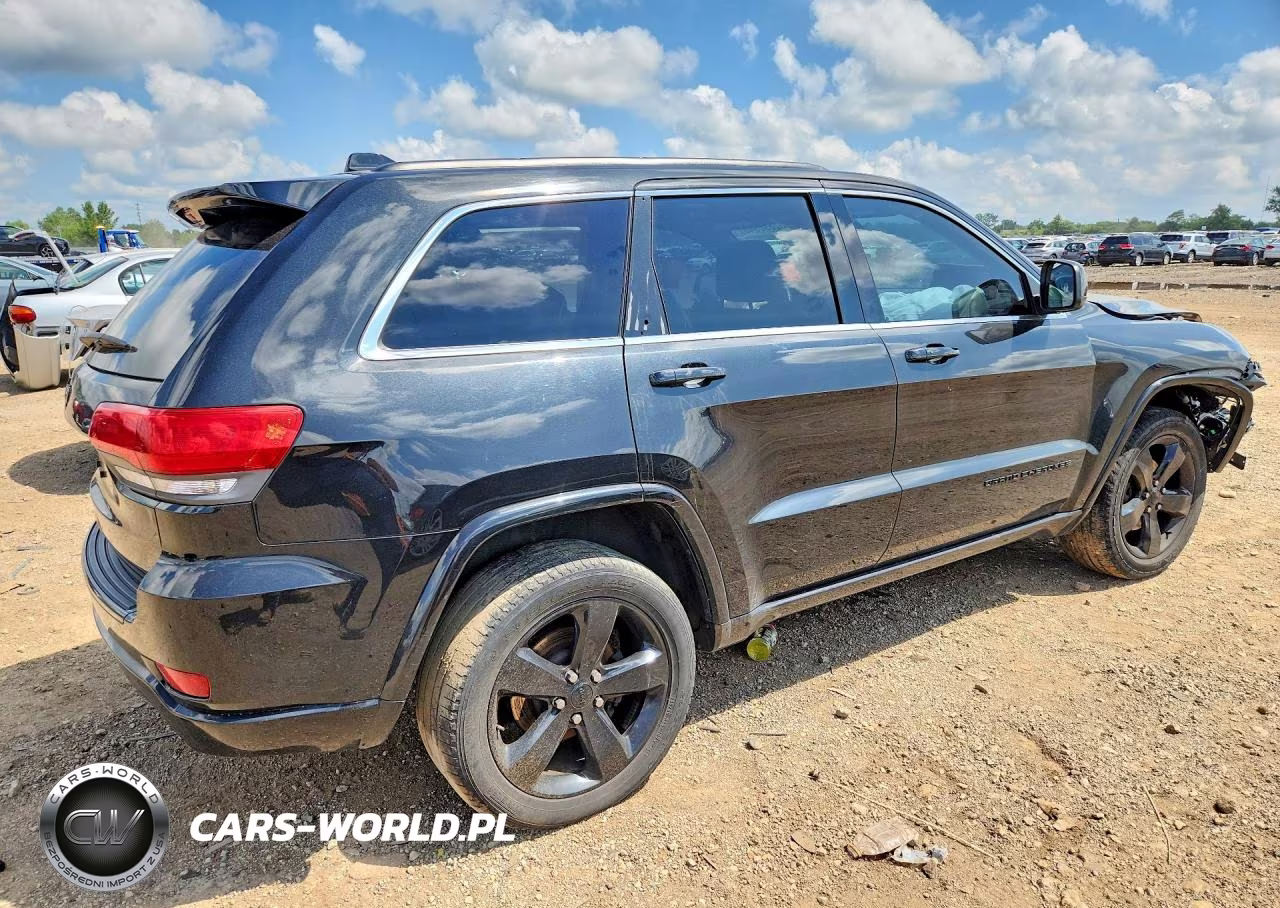 2015 Jeep Grand Cherokee Laredo VIN:1C4RJFAG0FC603718 - 3