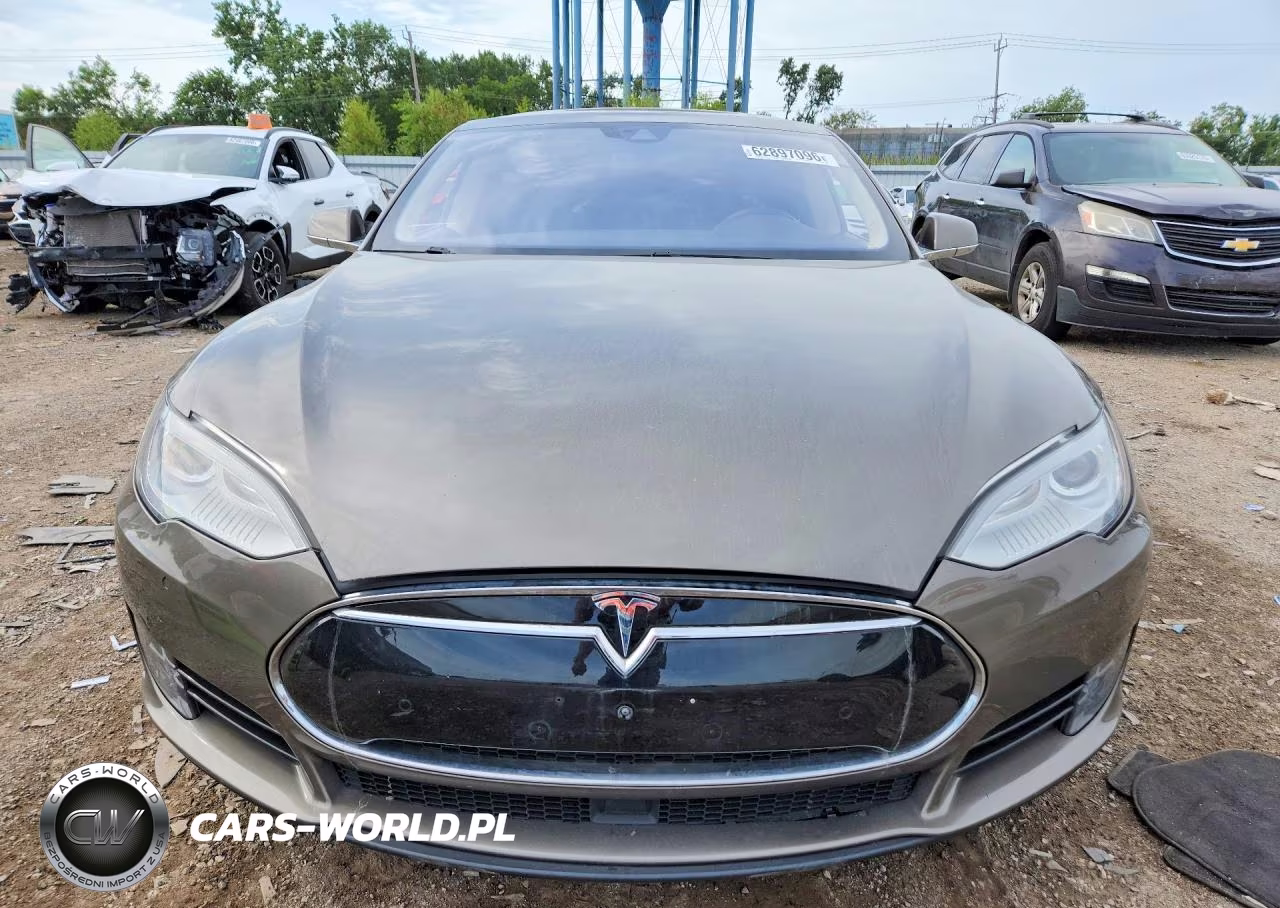 2015 Tesla Model S VIN:5YJSA1E26FF110826 - 5
