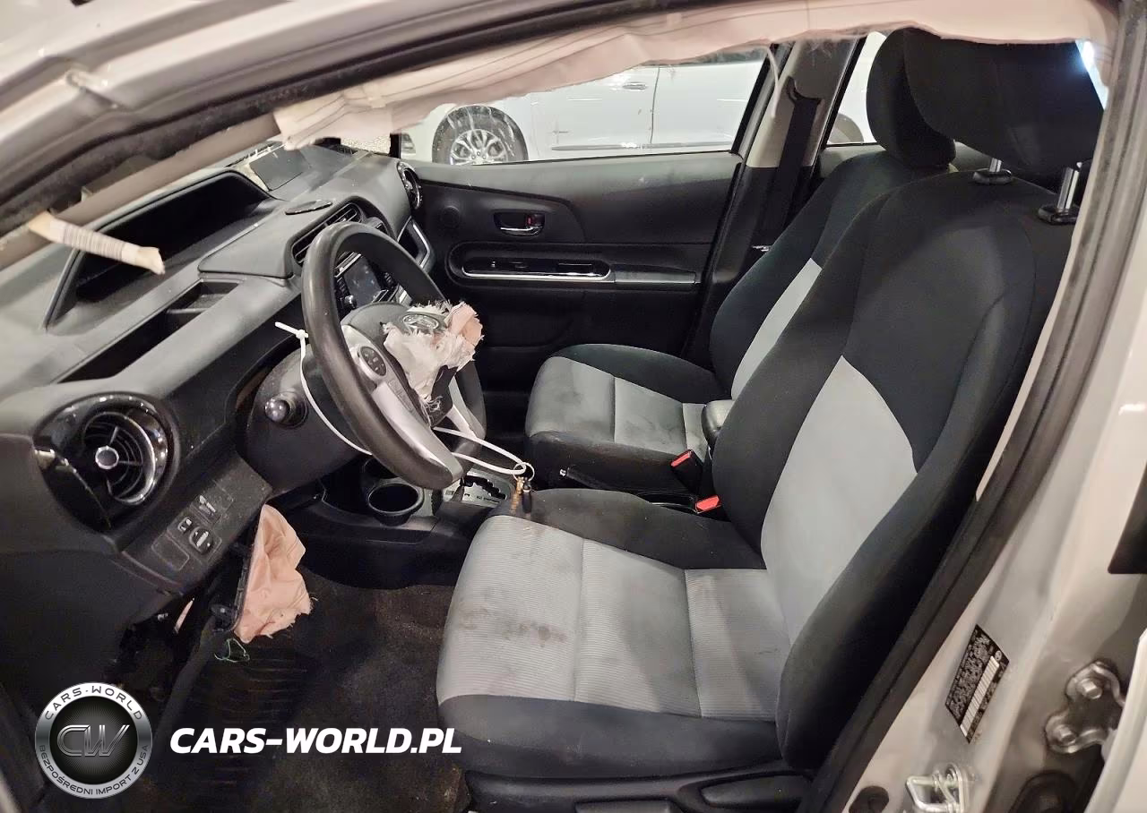 2015 Toyota Prius C Two VIN:JTDKDTB35F1088522 - 7