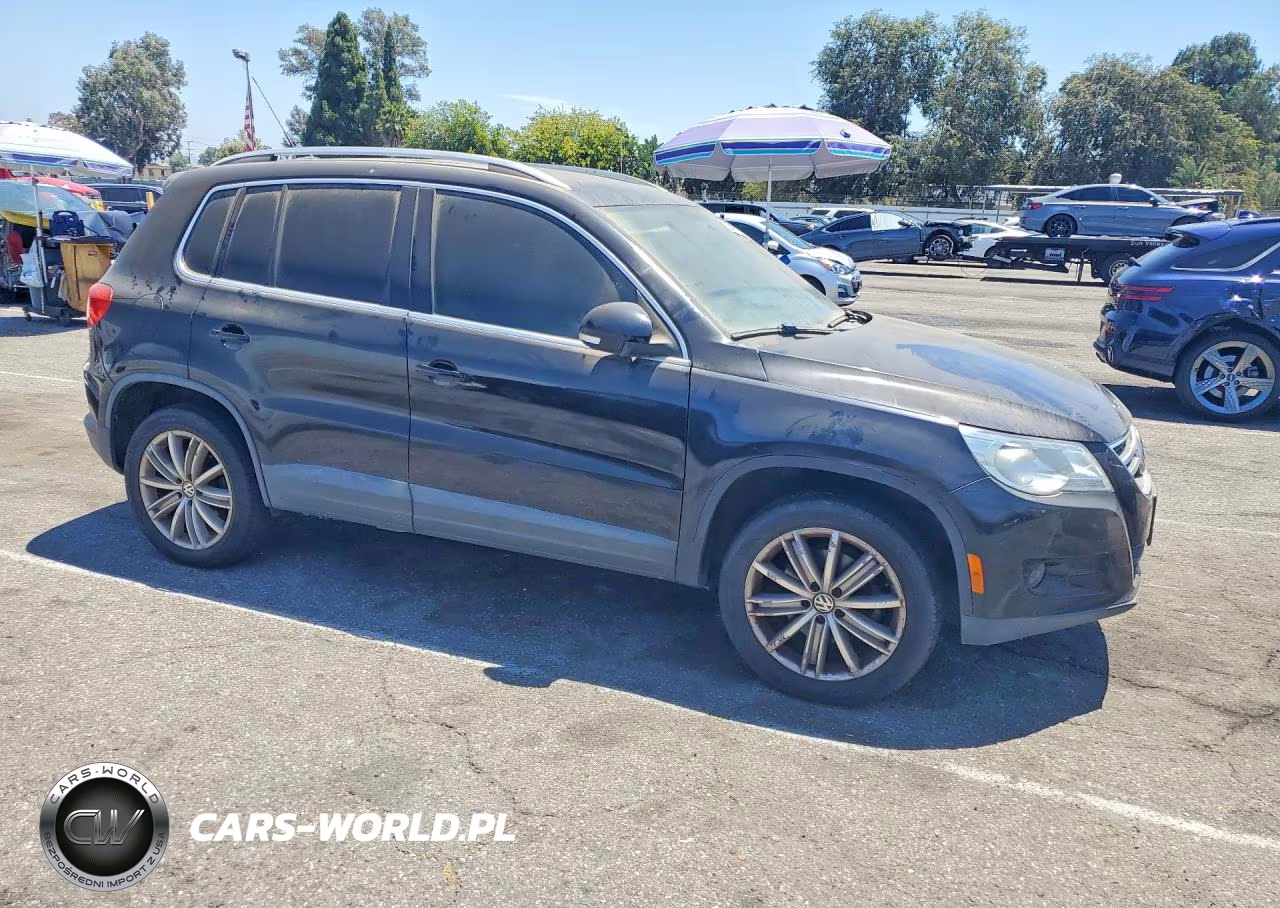 2010 Volkswagen Tiguan S VIN:WVGAV7AX1AW525167 - 4
