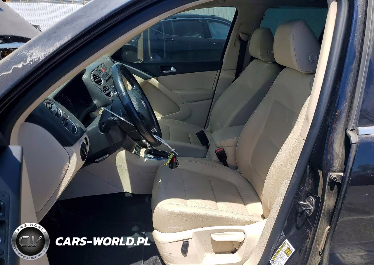 2010 Volkswagen Tiguan S VIN:WVGAV7AX1AW525167 - 7