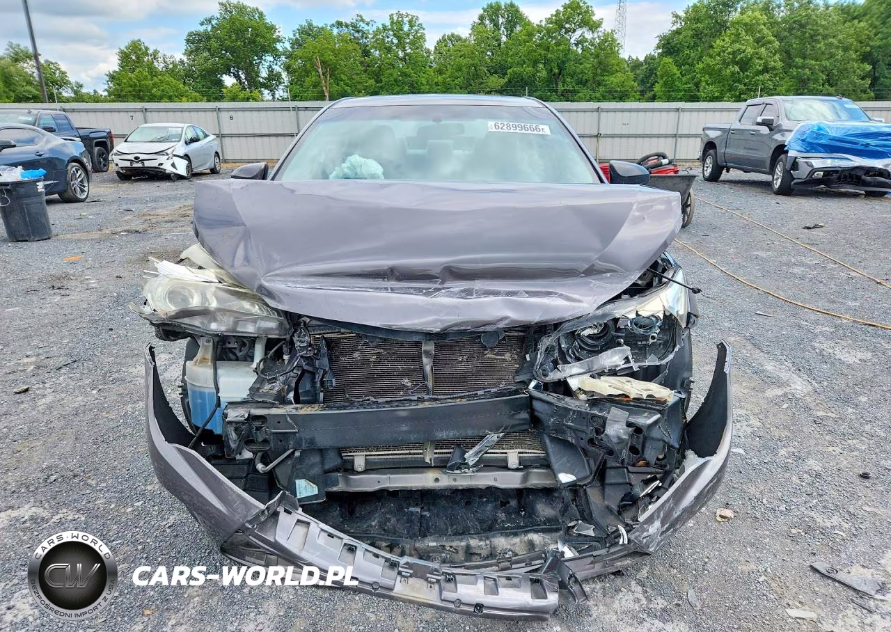 2015 Toyota Camry Le VIN:4T4BF1FKXFR502989 - 5