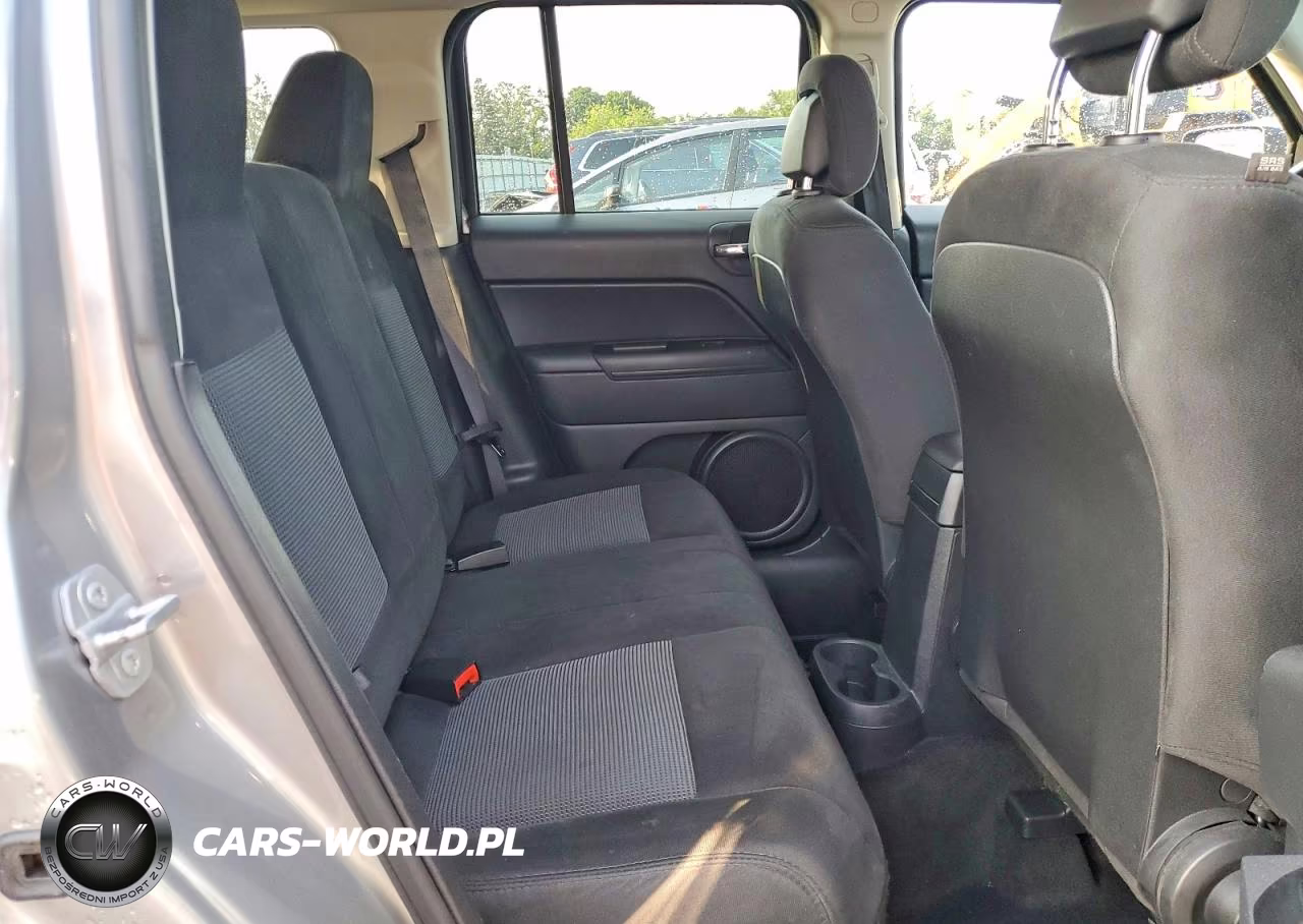 2015 Jeep Patriot Latitude VIN:1C4NJRFB1FD376367 - 11