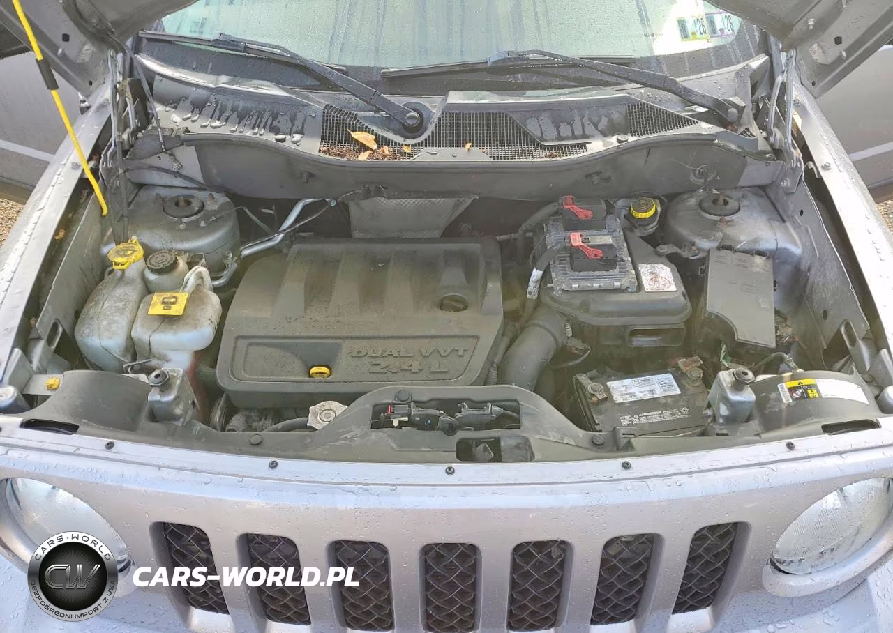 2015 Jeep Patriot Latitude VIN:1C4NJRFB1FD376367 - 12