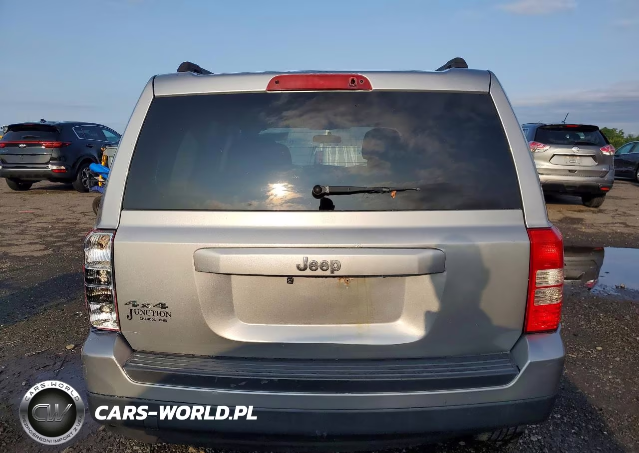 2015 Jeep Patriot Latitude VIN:1C4NJRFB1FD376367 - 6