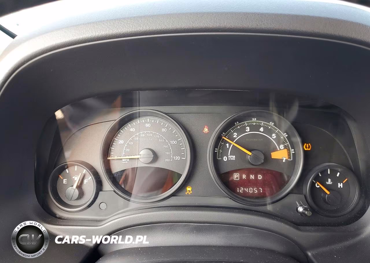 2015 Jeep Patriot Latitude VIN:1C4NJRFB1FD376367 - 9