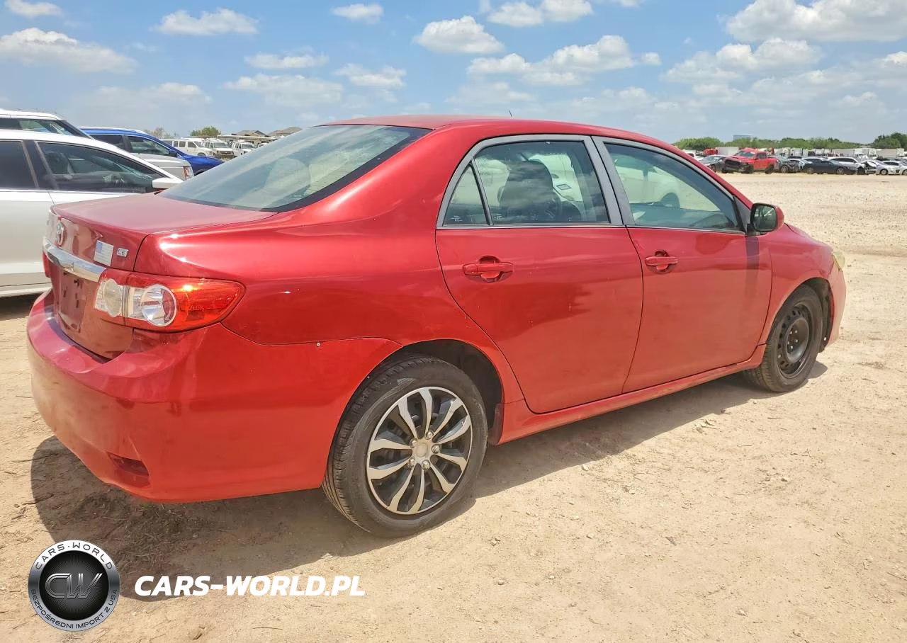2013 Toyota Corolla Le VIN:5YFBU4EE7DP149140 - 3